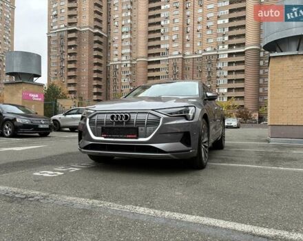 Серый Ауди E-Tron, объемом двигателя 0 л и пробегом 112 тыс. км за 31900 $, фото 29 на Automoto.ua