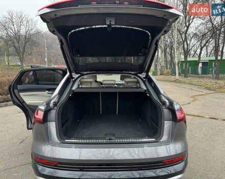 Сірий Ауді E-Tron, об'ємом двигуна 0 л та пробігом 61 тис. км за 39999 $, фото 21 на Automoto.ua