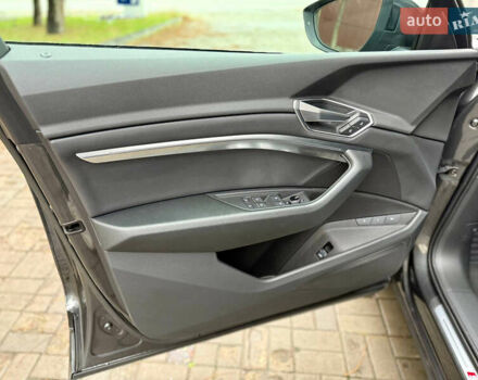 Сірий Ауді E-Tron, об'ємом двигуна 0 л та пробігом 39 тис. км за 46500 $, фото 28 на Automoto.ua