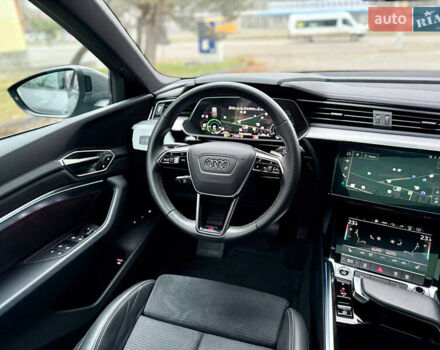 Серый Ауди E-Tron, объемом двигателя 0 л и пробегом 39 тыс. км за 44500 $, фото 36 на Automoto.ua