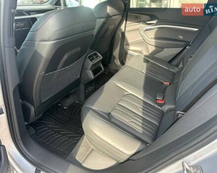 Сірий Ауді E-Tron, об'ємом двигуна 0 л та пробігом 27 тис. км за 53990 $, фото 14 на Automoto.ua