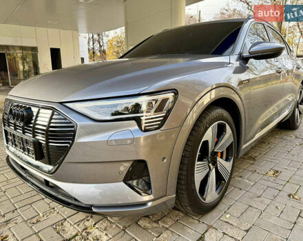 Серый Ауди E-Tron, объемом двигателя 0 л и пробегом 31 тыс. км за 46500 $, фото 1 на Automoto.ua