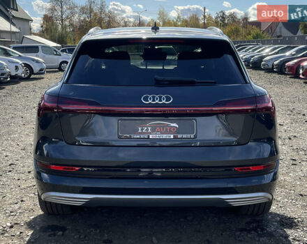 Серый Ауди E-Tron, объемом двигателя 0 л и пробегом 32 тыс. км за 42131 $, фото 6 на Automoto.ua