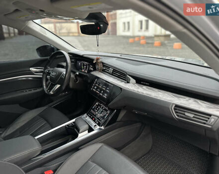 Сірий Ауді E-Tron, об'ємом двигуна 0 л та пробігом 80 тис. км за 39900 $, фото 14 на Automoto.ua