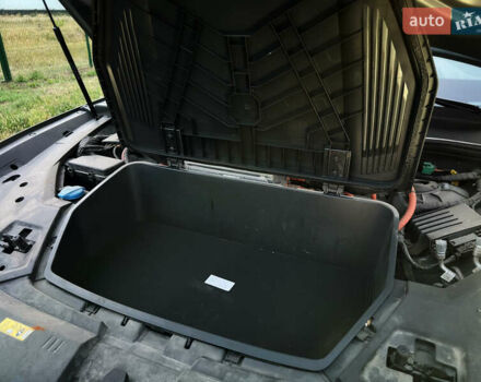 Серый Ауди E-Tron, объемом двигателя 0 л и пробегом 63 тыс. км за 40999 $, фото 52 на Automoto.ua