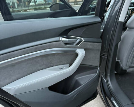 Серый Ауди E-Tron, объемом двигателя 0 л и пробегом 197 тыс. км за 23900 $, фото 35 на Automoto.ua