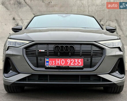 Серый Ауди E-Tron, объемом двигателя 0 л и пробегом 104 тыс. км за 39820 $, фото 5 на Automoto.ua