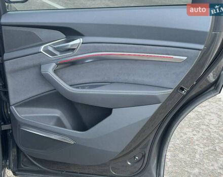 Серый Ауди E-Tron, объемом двигателя 0 л и пробегом 14 тыс. км за 53999 $, фото 94 на Automoto.ua