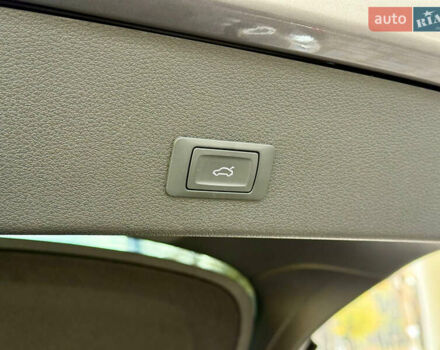 Серый Ауди E-Tron, объемом двигателя 0 л и пробегом 31 тыс. км за 46500 $, фото 10 на Automoto.ua