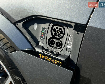 Серый Ауди E-Tron, объемом двигателя 0 л и пробегом 42 тыс. км за 47848 $, фото 82 на Automoto.ua