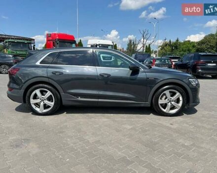 Серый Ауди E-Tron, объемом двигателя 0 л и пробегом 105 тыс. км за 25900 $, фото 5 на Automoto.ua