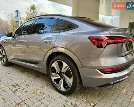 Серый Ауди E-Tron, объемом двигателя 0 л и пробегом 31 тыс. км за 46500 $, фото 14 на Automoto.ua