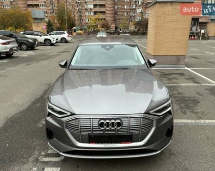 Серый Ауди E-Tron, объемом двигателя 0 л и пробегом 112 тыс. км за 31900 $, фото 1 на Automoto.ua