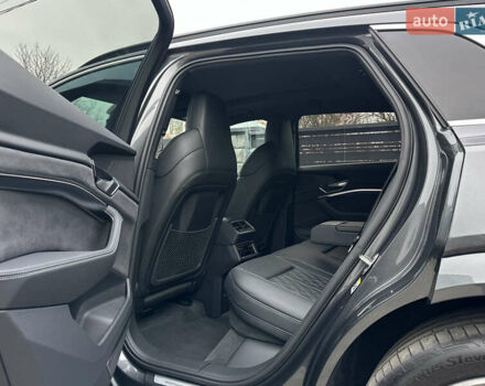 Сірий Ауді E-Tron, об'ємом двигуна 0 л та пробігом 22 тис. км за 49999 $, фото 77 на Automoto.ua