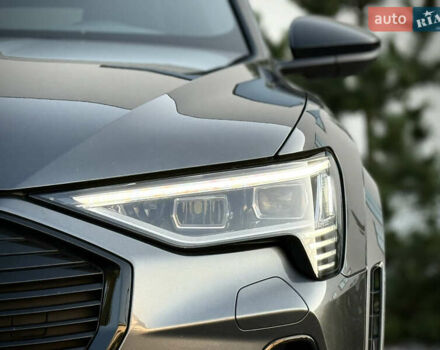 Сірий Ауді E-Tron, об'ємом двигуна 0 л та пробігом 25 тис. км за 47431 $, фото 27 на Automoto.ua