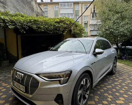 Сірий Ауді E-Tron, об'ємом двигуна 0 л та пробігом 5 тис. км за 42000 $, фото 2 на Automoto.ua