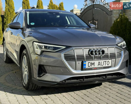 Серый Ауди E-Tron, объемом двигателя 0 л и пробегом 90 тыс. км за 33000 $, фото 32 на Automoto.ua