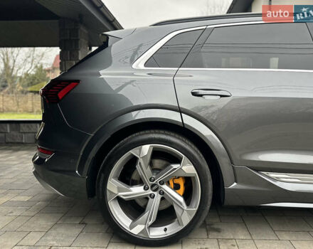 Сірий Ауді E-Tron, об'ємом двигуна 0 л та пробігом 22 тис. км за 49999 $, фото 4 на Automoto.ua