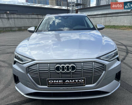 Сірий Ауді E-Tron, об'ємом двигуна 0 л та пробігом 22 тис. км за 48490 $, фото 1 на Automoto.ua