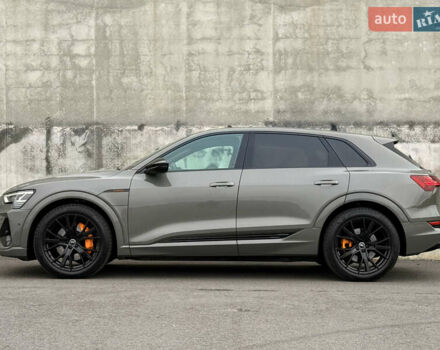 Серый Ауди E-Tron, объемом двигателя 0 л и пробегом 104 тыс. км за 39820 $, фото 12 на Automoto.ua