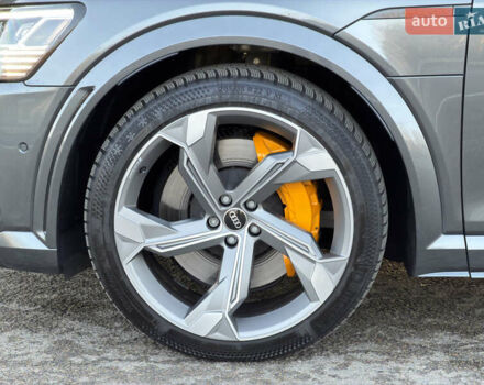 Серый Ауди E-Tron, объемом двигателя 0 л и пробегом 14 тыс. км за 53999 $, фото 45 на Automoto.ua