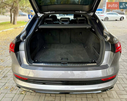 Серый Ауди E-Tron, объемом двигателя 0 л и пробегом 31 тыс. км за 46500 $, фото 11 на Automoto.ua