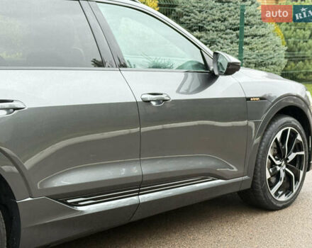 Сірий Ауді E-Tron, об'ємом двигуна 0 л та пробігом 151 тис. км за 29500 $, фото 48 на Automoto.ua
