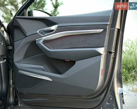 Сірий Ауді E-Tron, об'ємом двигуна 0 л та пробігом 25 тис. км за 47431 $, фото 74 на Automoto.ua