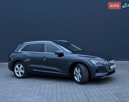 Серый Ауди E-Tron, объемом двигателя 0 л и пробегом 45 тыс. км за 42000 $, фото 1 на Automoto.ua