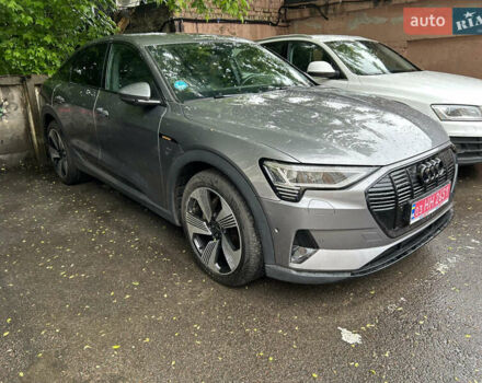 Серый Ауди E-Tron, объемом двигателя 0 л и пробегом 44 тыс. км за 38700 $, фото 4 на Automoto.ua