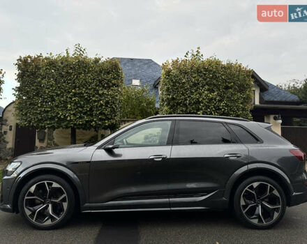 Серый Ауди E-Tron, объемом двигателя 0 л и пробегом 27 тыс. км за 48800 $, фото 4 на Automoto.ua