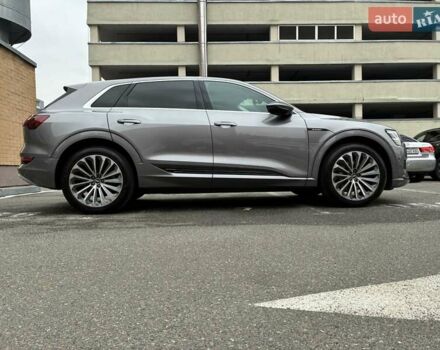 Серый Ауди E-Tron, объемом двигателя 0 л и пробегом 112 тыс. км за 31900 $, фото 10 на Automoto.ua