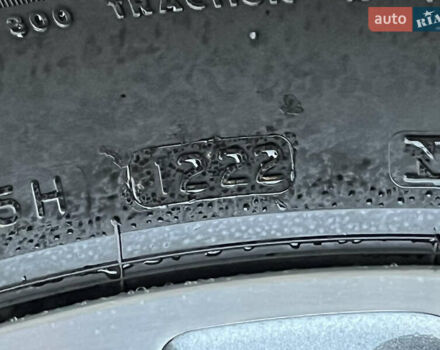 Серый Ауди E-Tron, объемом двигателя 0 л и пробегом 32 тыс. км за 41367 $, фото 24 на Automoto.ua