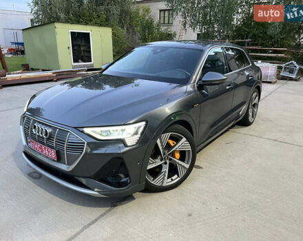 Сірий Ауді E-Tron, об'ємом двигуна 0 л та пробігом 55 тис. км за 42000 $, фото 11 на Automoto.ua