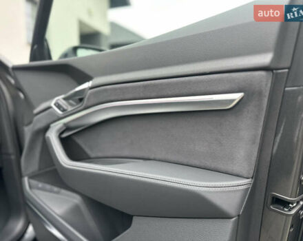 Сірий Ауді E-Tron, об'ємом двигуна 0 л та пробігом 48 тис. км за 49999 $, фото 89 на Automoto.ua