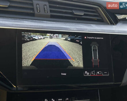 Серый Ауди E-Tron, объемом двигателя 0 л и пробегом 32 тыс. км за 42131 $, фото 71 на Automoto.ua