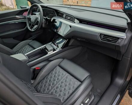 Сірий Ауді E-Tron, об'ємом двигуна 0 л та пробігом 100 тис. км за 41888 $, фото 40 на Automoto.ua