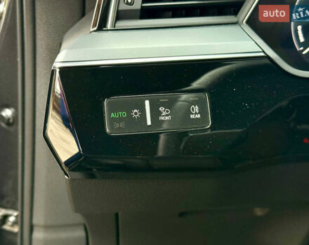 Сірий Ауді E-Tron, об'ємом двигуна 0 л та пробігом 39 тис. км за 46500 $, фото 31 на Automoto.ua