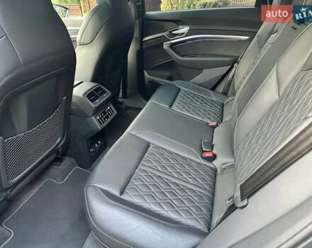 Серый Ауди E-Tron, объемом двигателя 0 л и пробегом 30 тыс. км за 21300 $, фото 6 на Automoto.ua