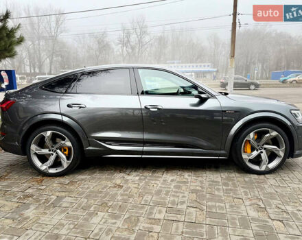 Серый Ауди E-Tron, объемом двигателя 0 л и пробегом 37 тыс. км за 49500 $, фото 11 на Automoto.ua