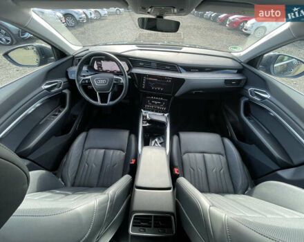 Серый Ауди E-Tron, объемом двигателя 0 л и пробегом 32 тыс. км за 42131 $, фото 46 на Automoto.ua