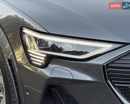 Серый Ауди E-Tron, объемом двигателя 0 л и пробегом 14 тыс. км за 53999 $, фото 25 на Automoto.ua