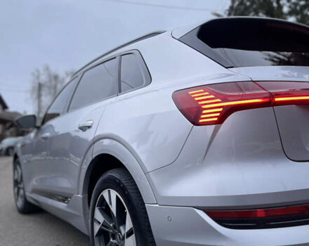 Серый Ауди E-Tron, объемом двигателя 0 л и пробегом 74 тыс. км за 37500 $, фото 17 на Automoto.ua