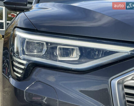 Серый Ауди E-Tron, объемом двигателя 0 л и пробегом 32 тыс. км за 42131 $, фото 12 на Automoto.ua