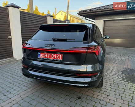 Серый Ауди E-Tron, объемом двигателя 0 л и пробегом 13 тыс. км за 36500 $, фото 7 на Automoto.ua