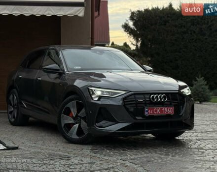 Серый Ауди E-Tron, объемом двигателя 0 л и пробегом 43 тыс. км за 41777 $, фото 22 на Automoto.ua