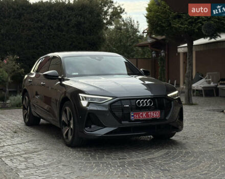 Серый Ауди E-Tron, объемом двигателя 0 л и пробегом 43 тыс. км за 41777 $, фото 3 на Automoto.ua
