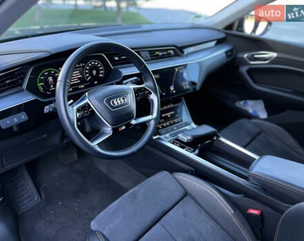 Серый Ауди E-Tron, объемом двигателя 0 л и пробегом 18 тыс. км за 42500 $, фото 31 на Automoto.ua