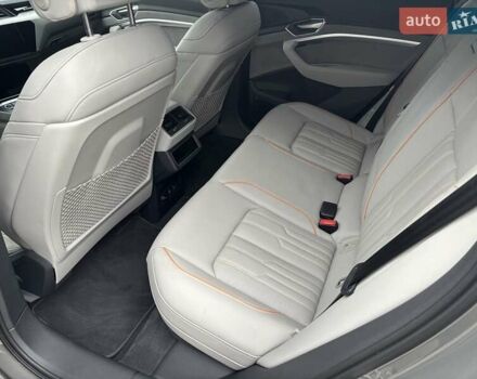 Серый Ауди E-Tron, объемом двигателя 0 л и пробегом 25 тыс. км за 44900 $, фото 17 на Automoto.ua