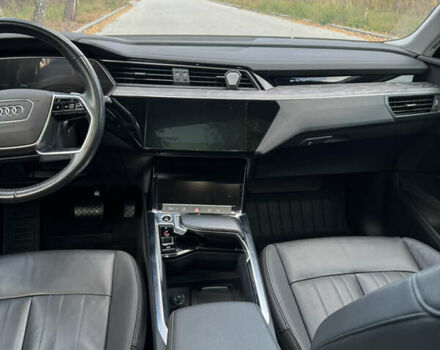 Серый Ауди E-Tron, объемом двигателя 0 л и пробегом 145 тыс. км за 29500 $, фото 92 на Automoto.ua